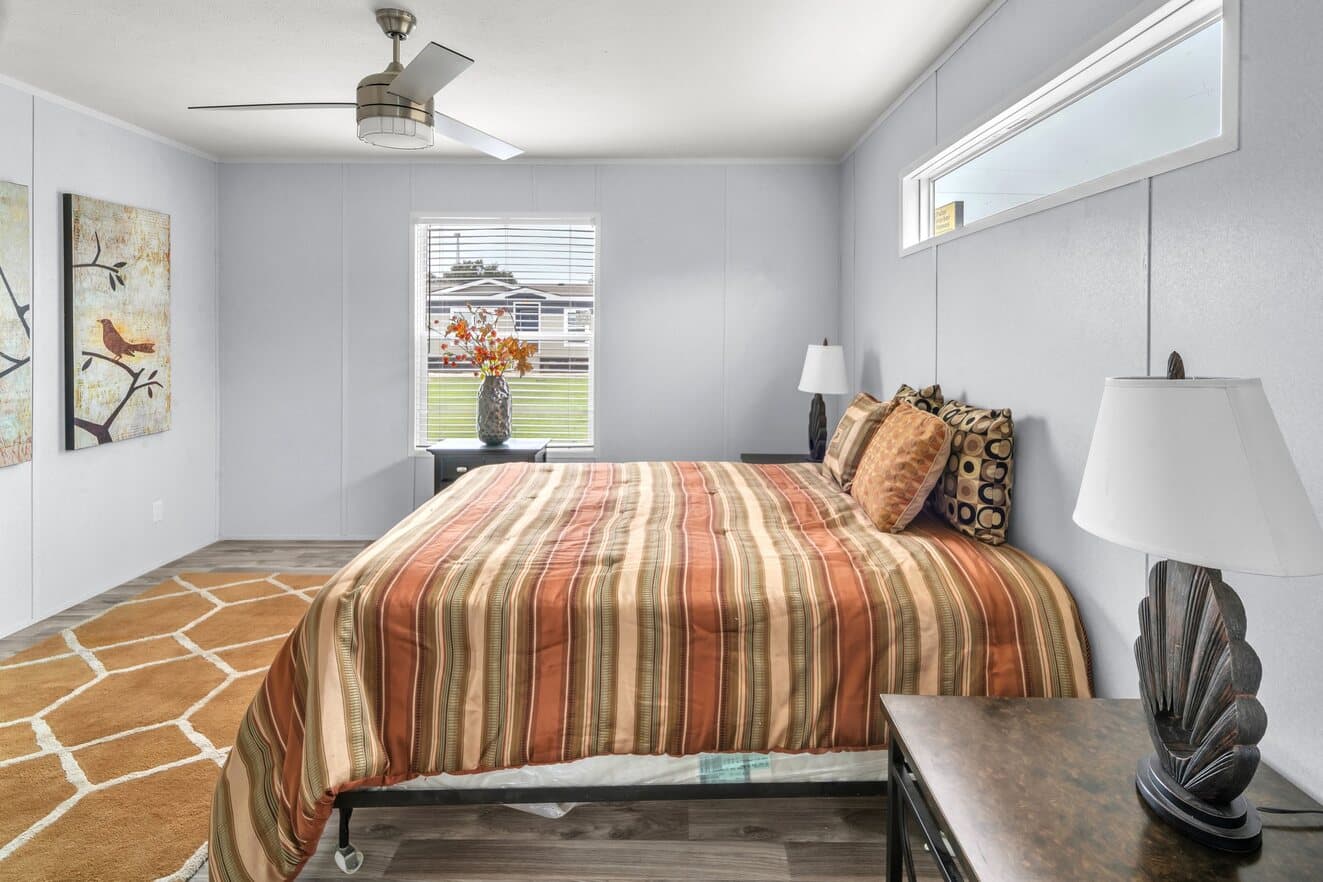 Valu 28483u bedroom home features