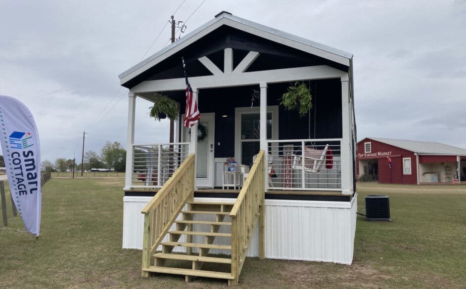 Mockingbird d54ep8 hero, elevation, and exterior home features