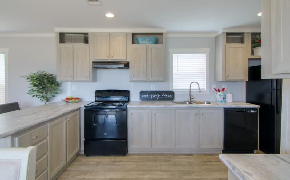 Coyote ridge 331 kitchen home features