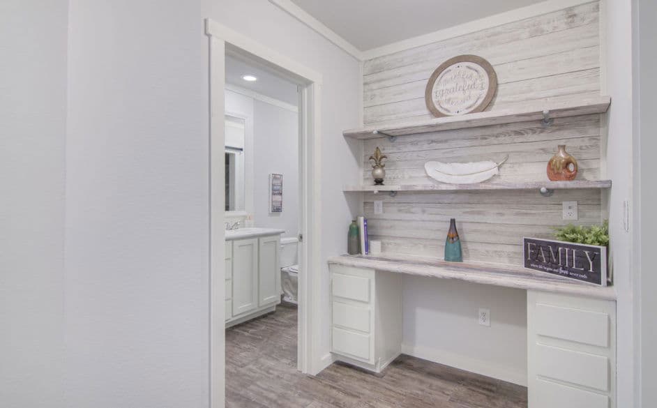 Haven 6368 interior home features