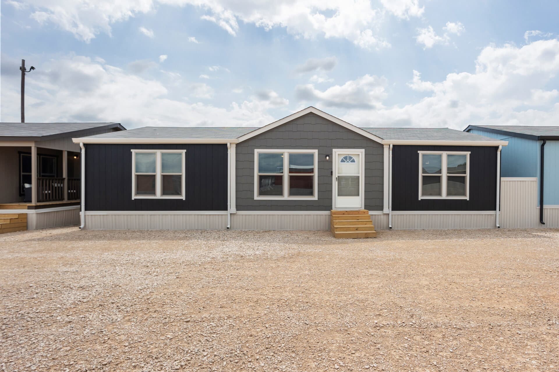 Classic c-3252-32d exterior and elevation home features
