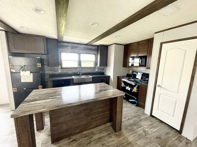 The declaration  kitchen home features