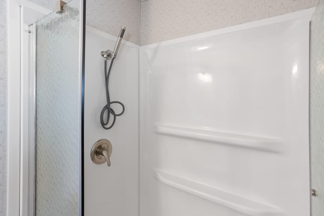 Heritage h-3272-43a bathroom home features