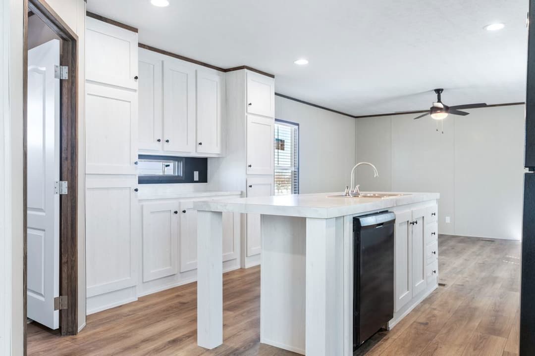 Select 16722s interior home features