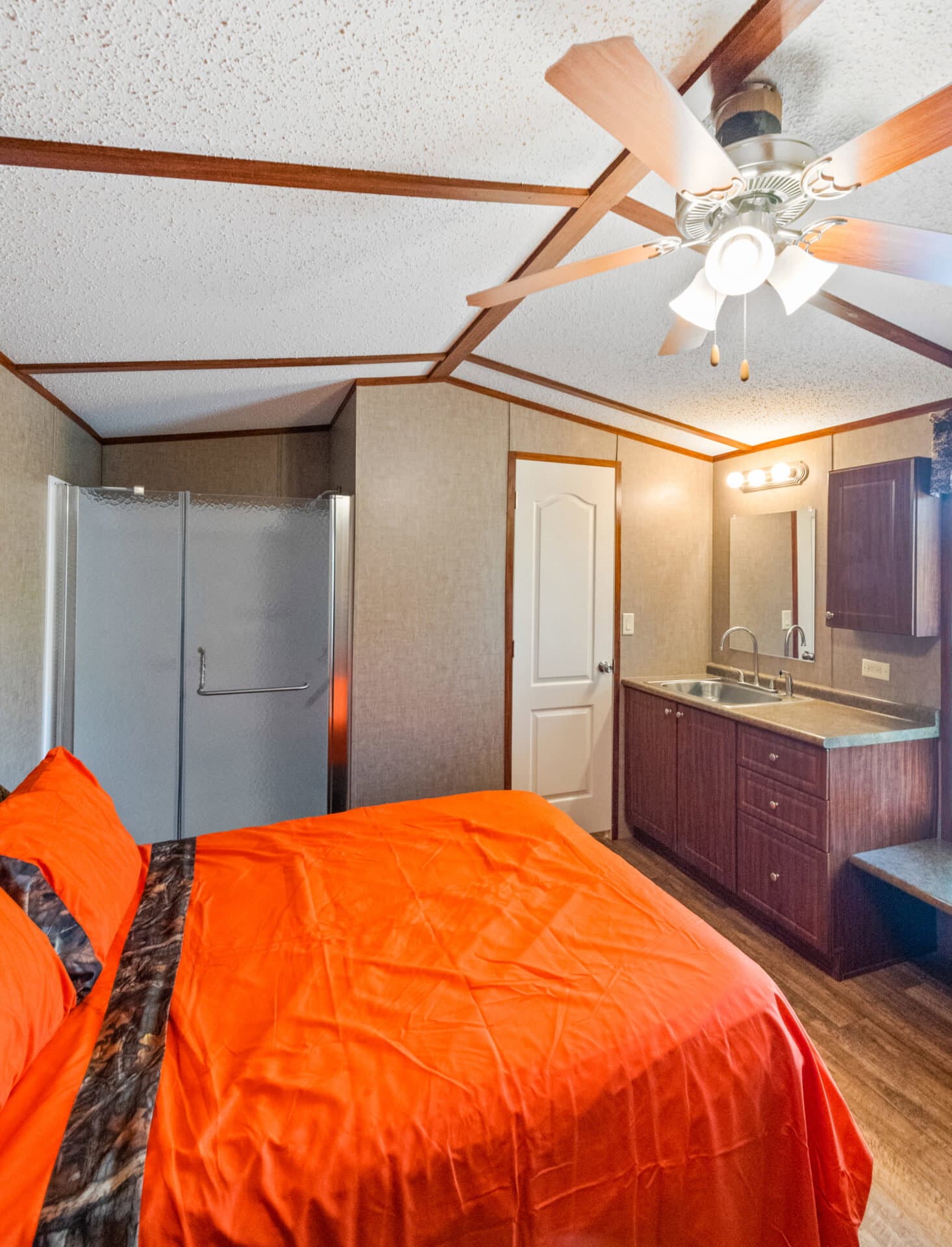 Select s-1234-32a bedroom home features