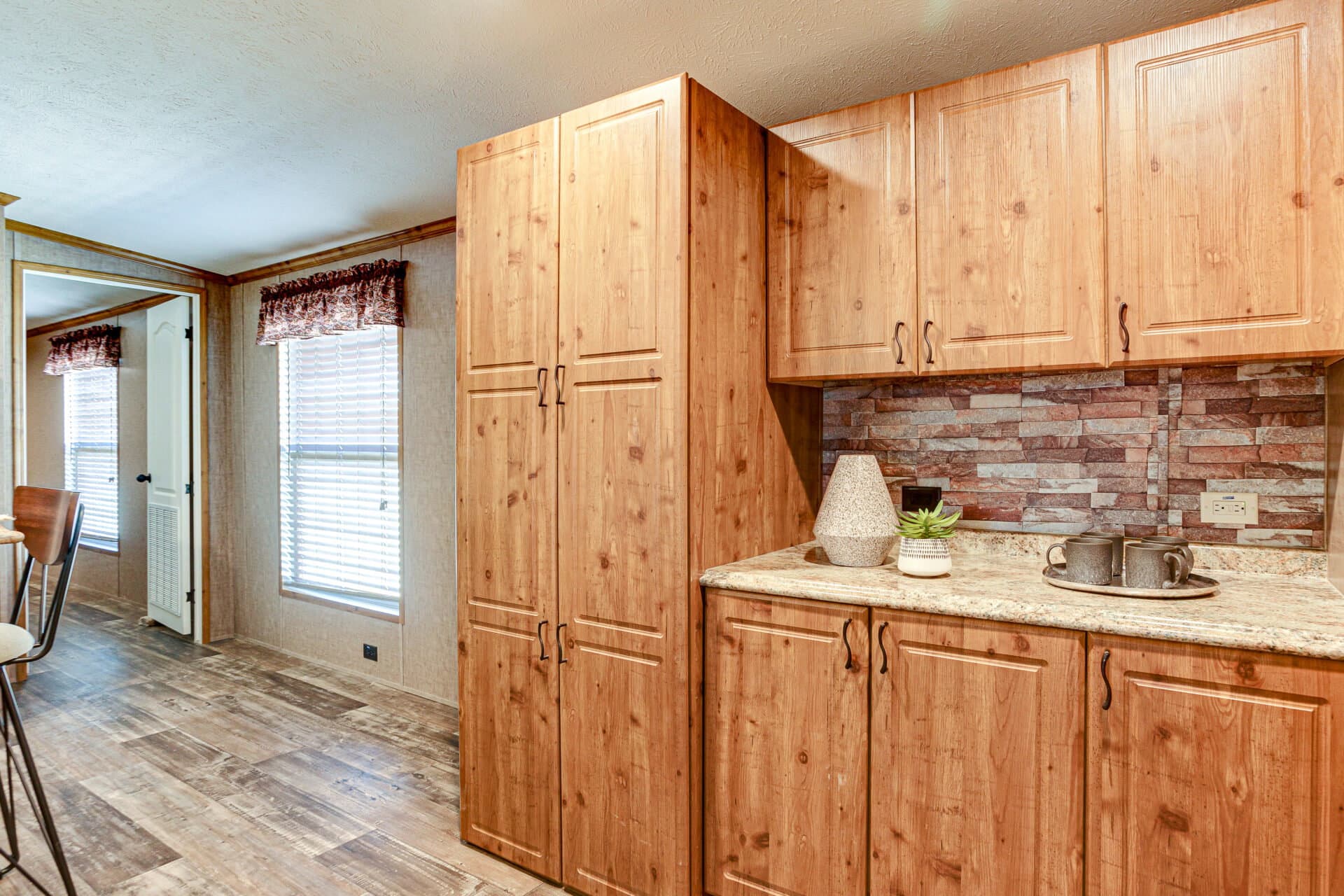 Heritage h-3264-32c kitchen home features