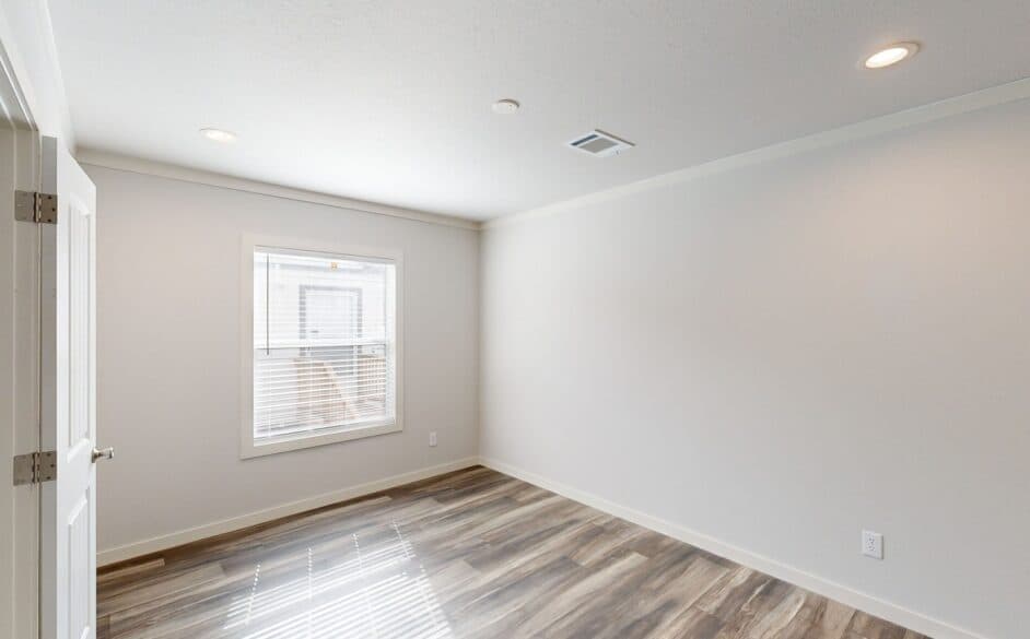 Nordic 6364 bedroom home features