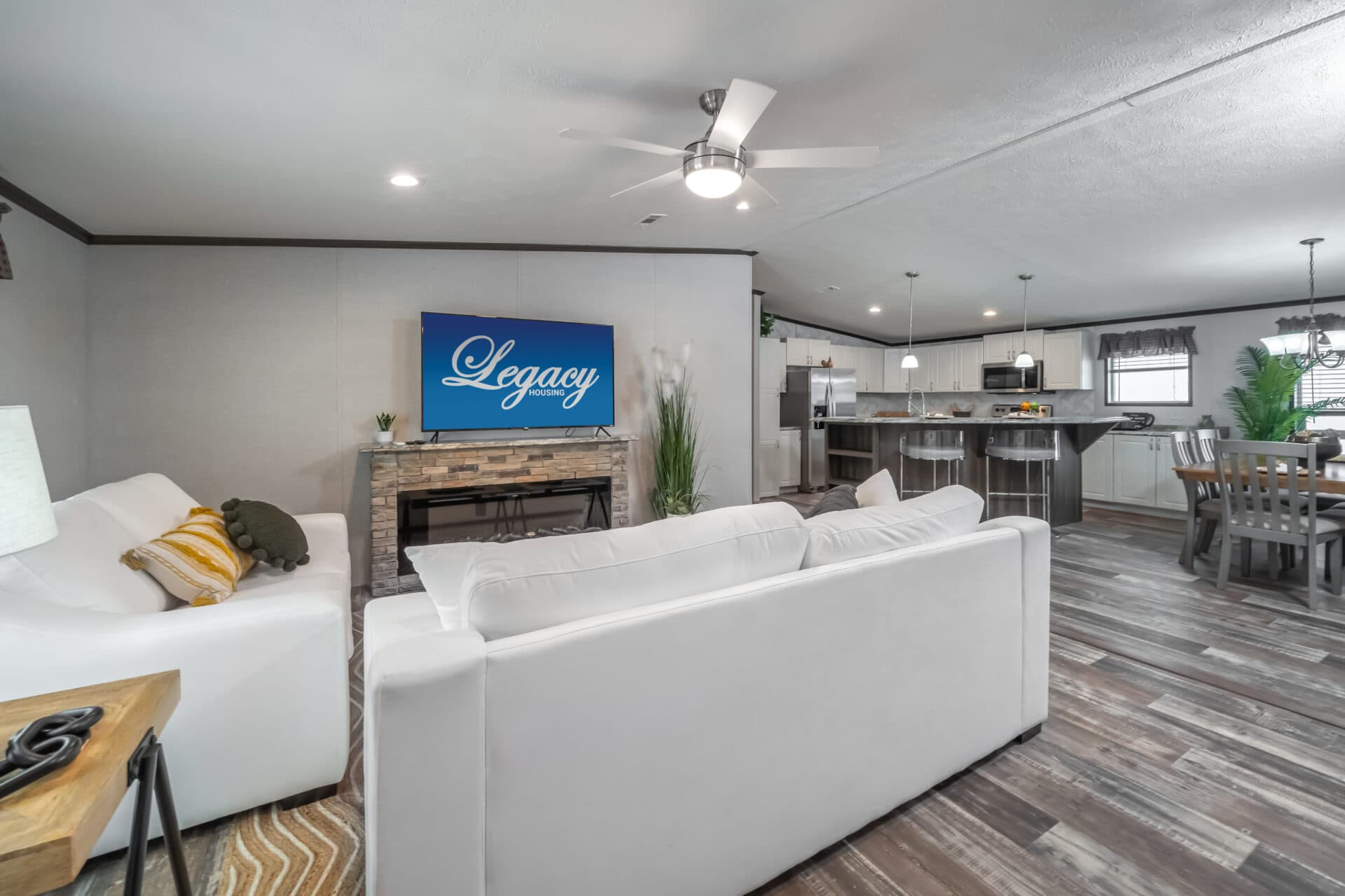 Select s-3256-42a interior home features