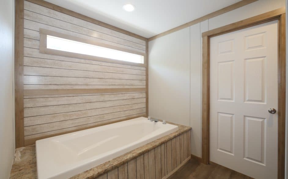 Wranglers retreat t70p bathroom home features