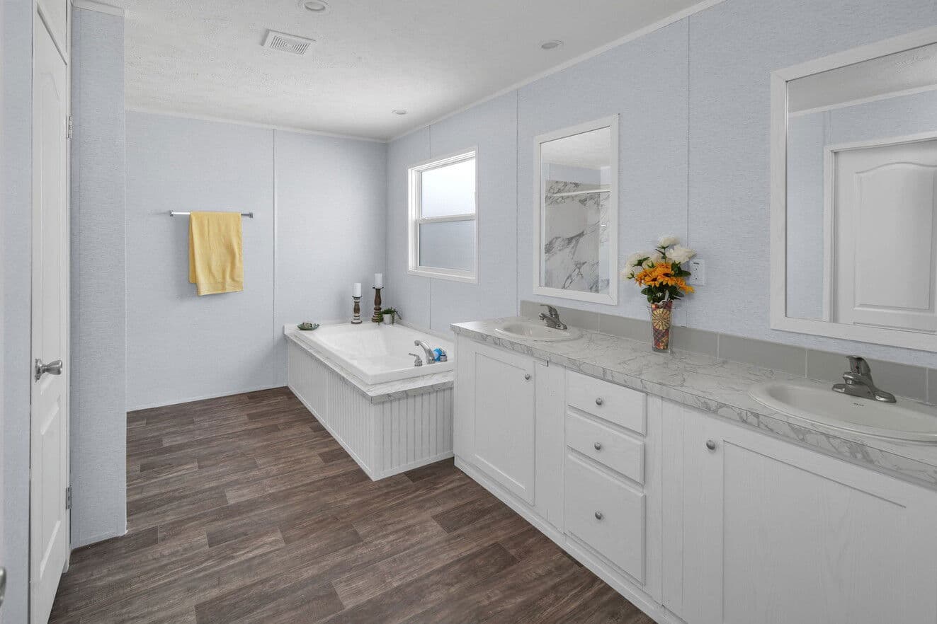 Valu maxx premier 32643e interior and bathroom home features