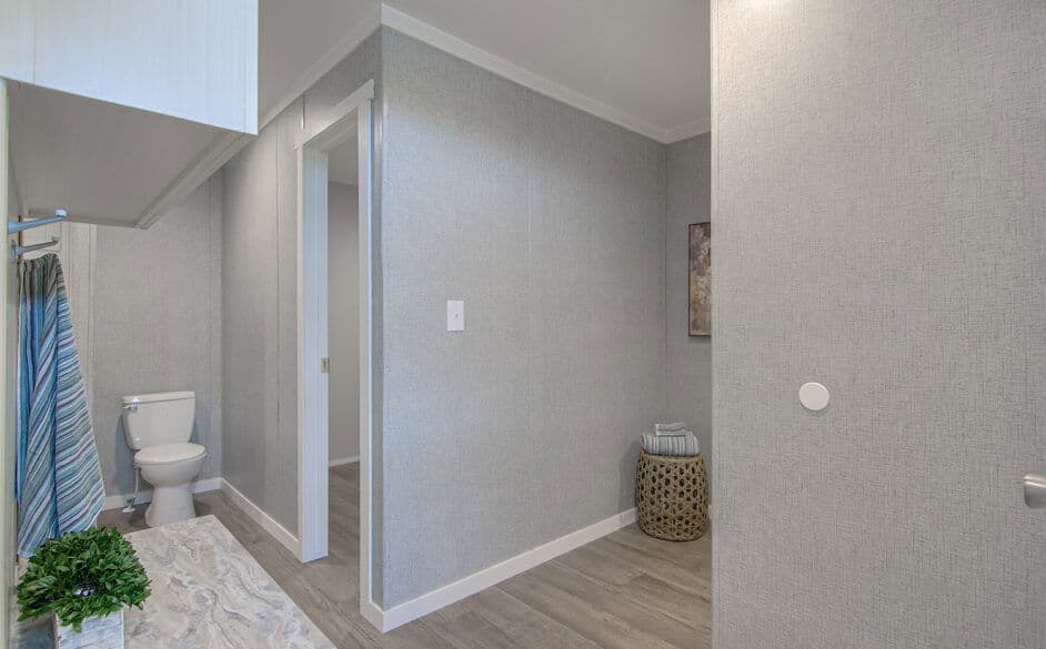 Trailblazer t76b bathroom home features