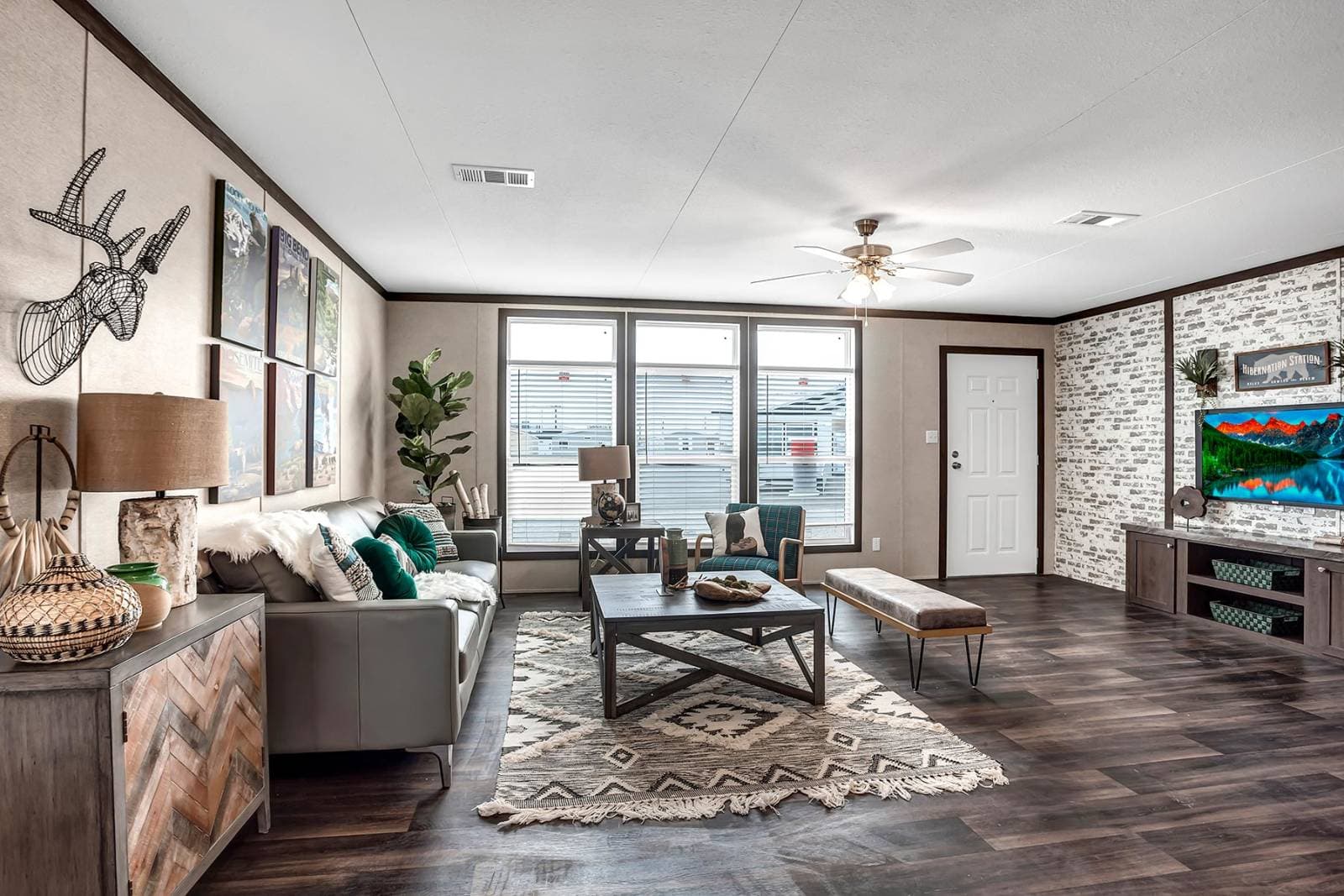 Nm3256f interior home features