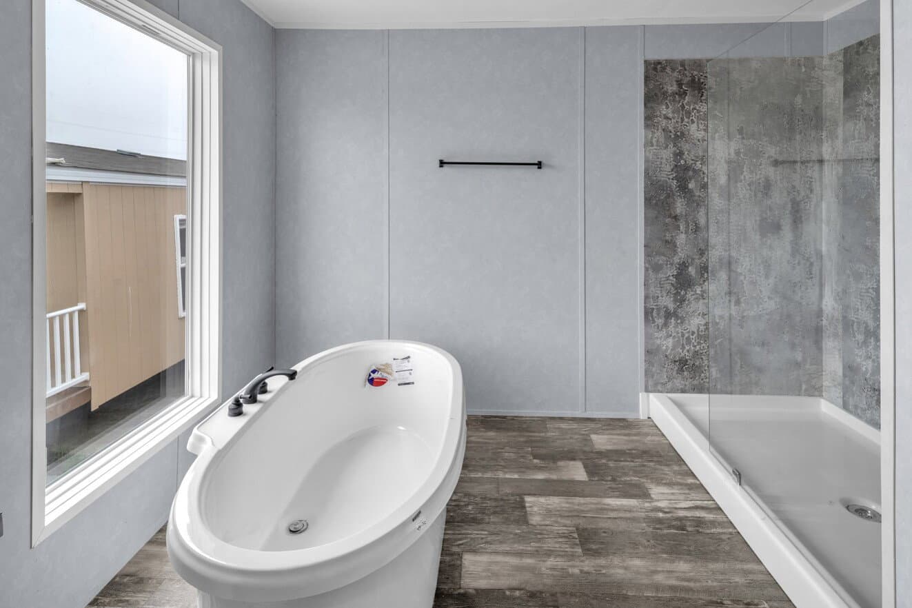 Valu premier 32724g bathroom home features