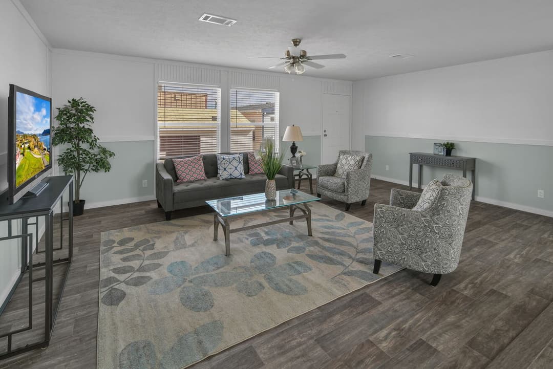 Valu maxx premier 32643e interior home features