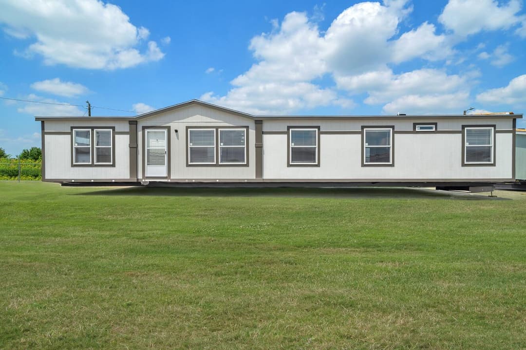 Valu premier 32684g exterior, elevation, and hero home features