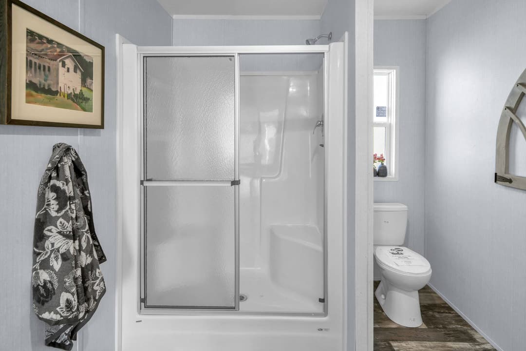 Valu 28563u bathroom home features