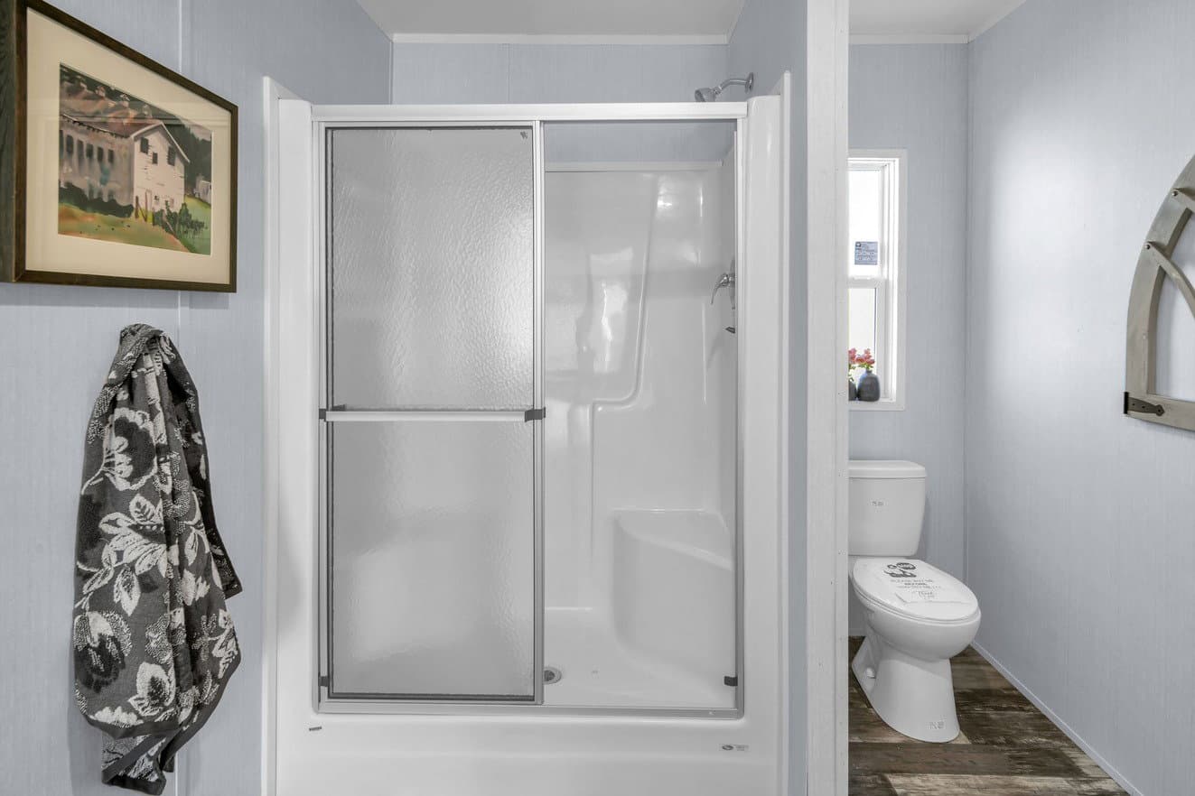 Valu 28563u bathroom home features