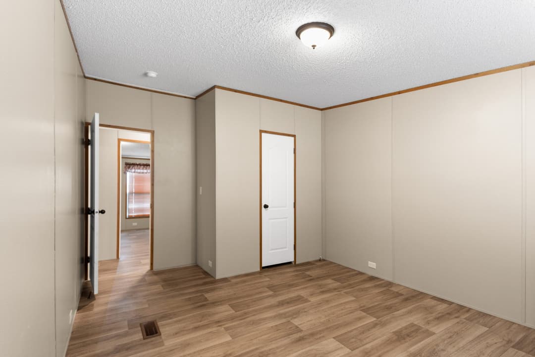 Heritage h-3260-32a bedroom home features