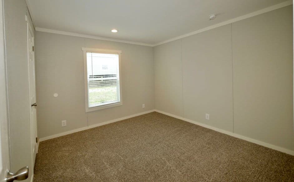 High plains 3387 bedroom home features