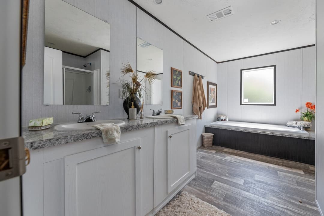 Valu premier 32563g bathroom home features