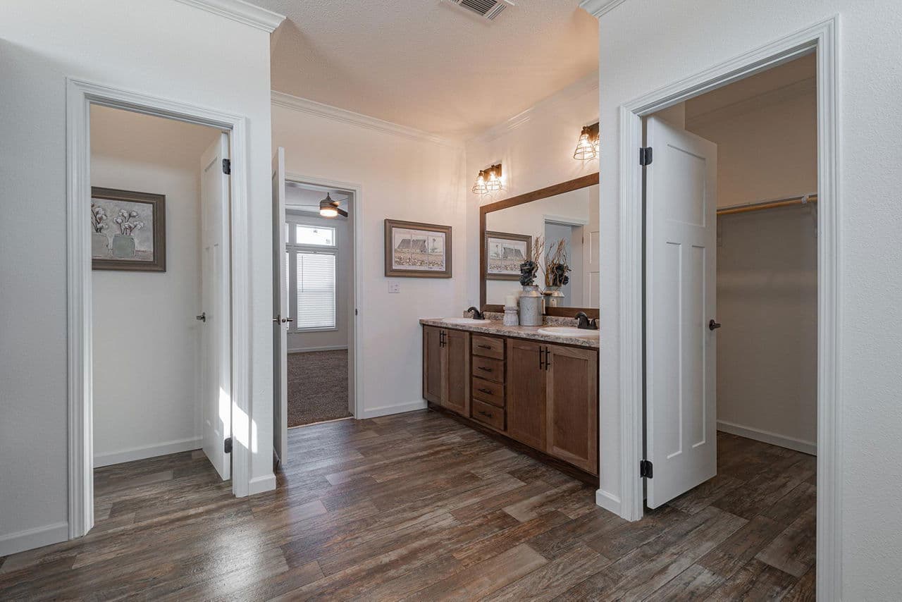 Innovation 3276n bathroom home features