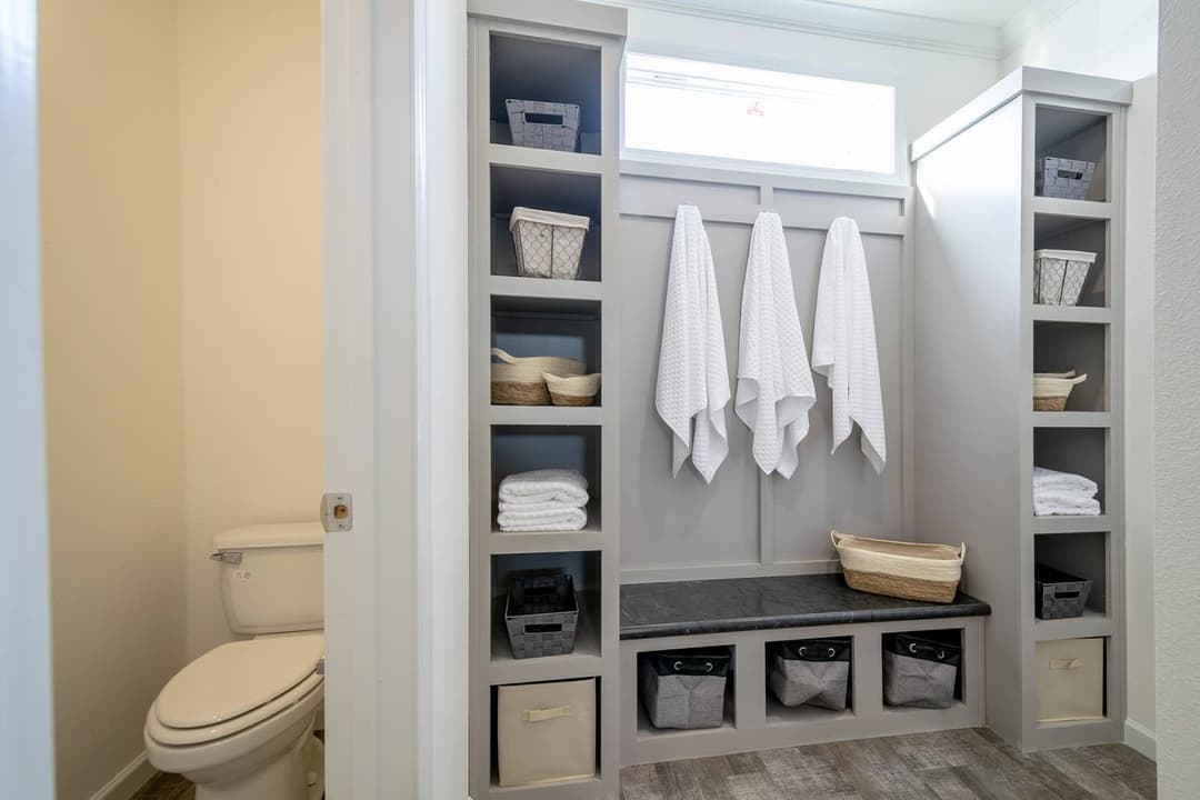 Innovation 3268c bathroom home features