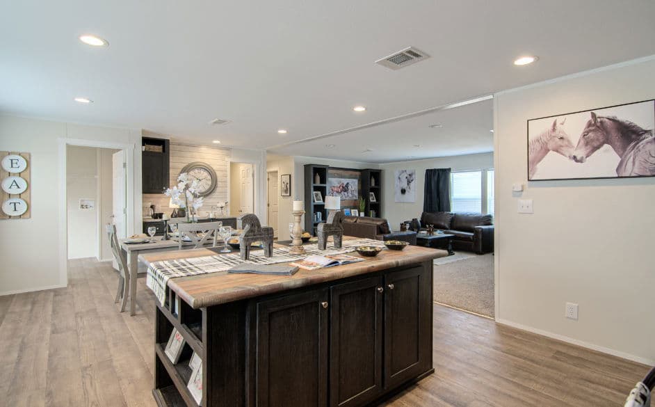 Bandera 3356 kitchen home features