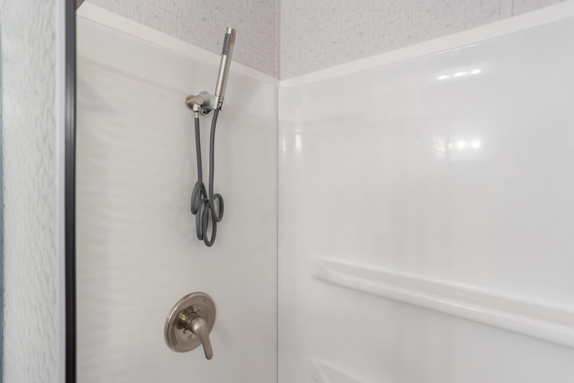 Heritage h-3272-43a bathroom home features