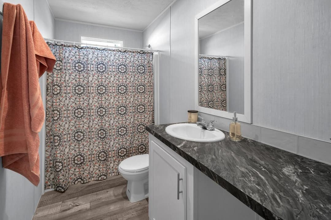 Valu premier 32684g bathroom home features
