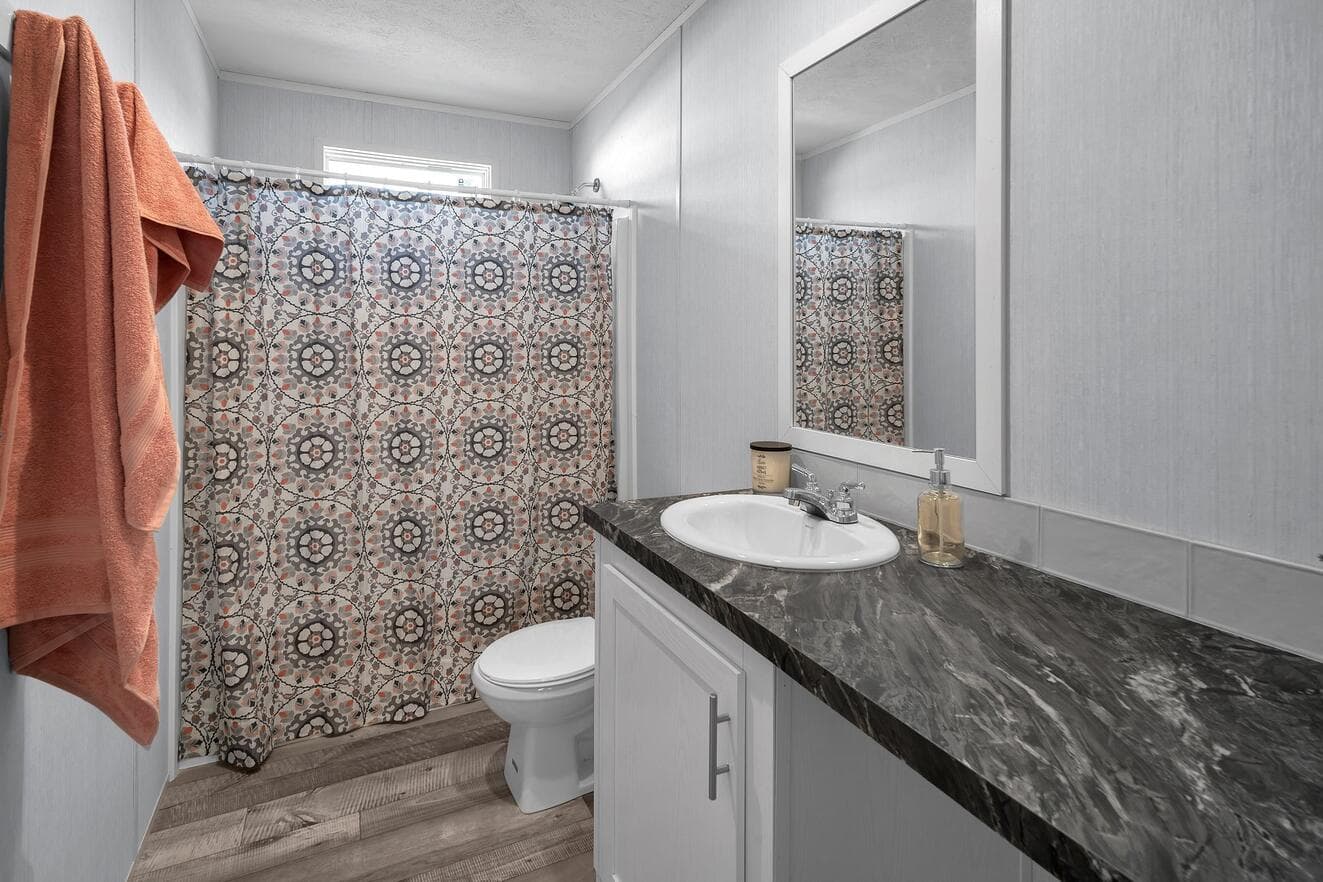 Valu premier 32684g bathroom home features