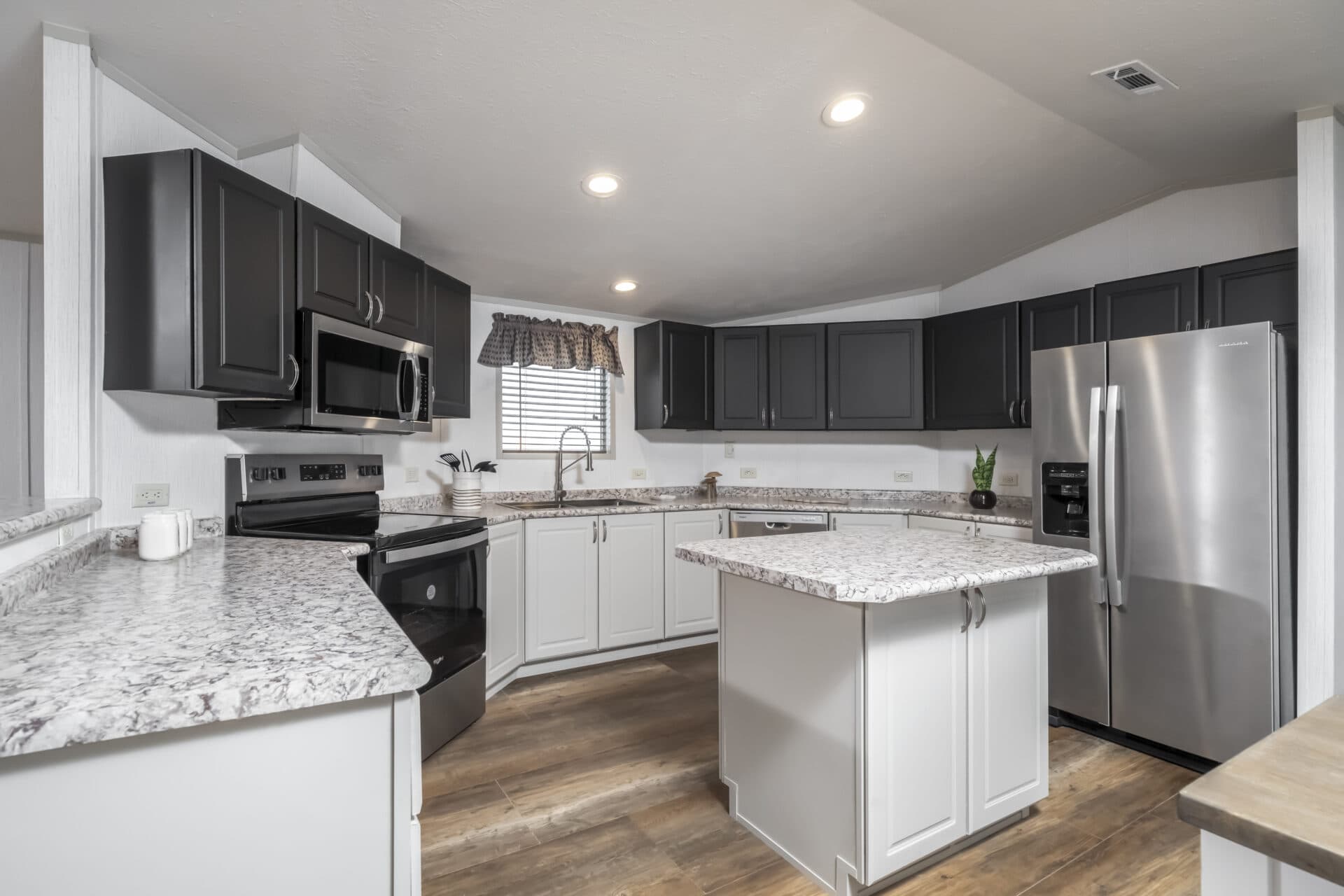 Heritage h-1880-32e kitchen home features