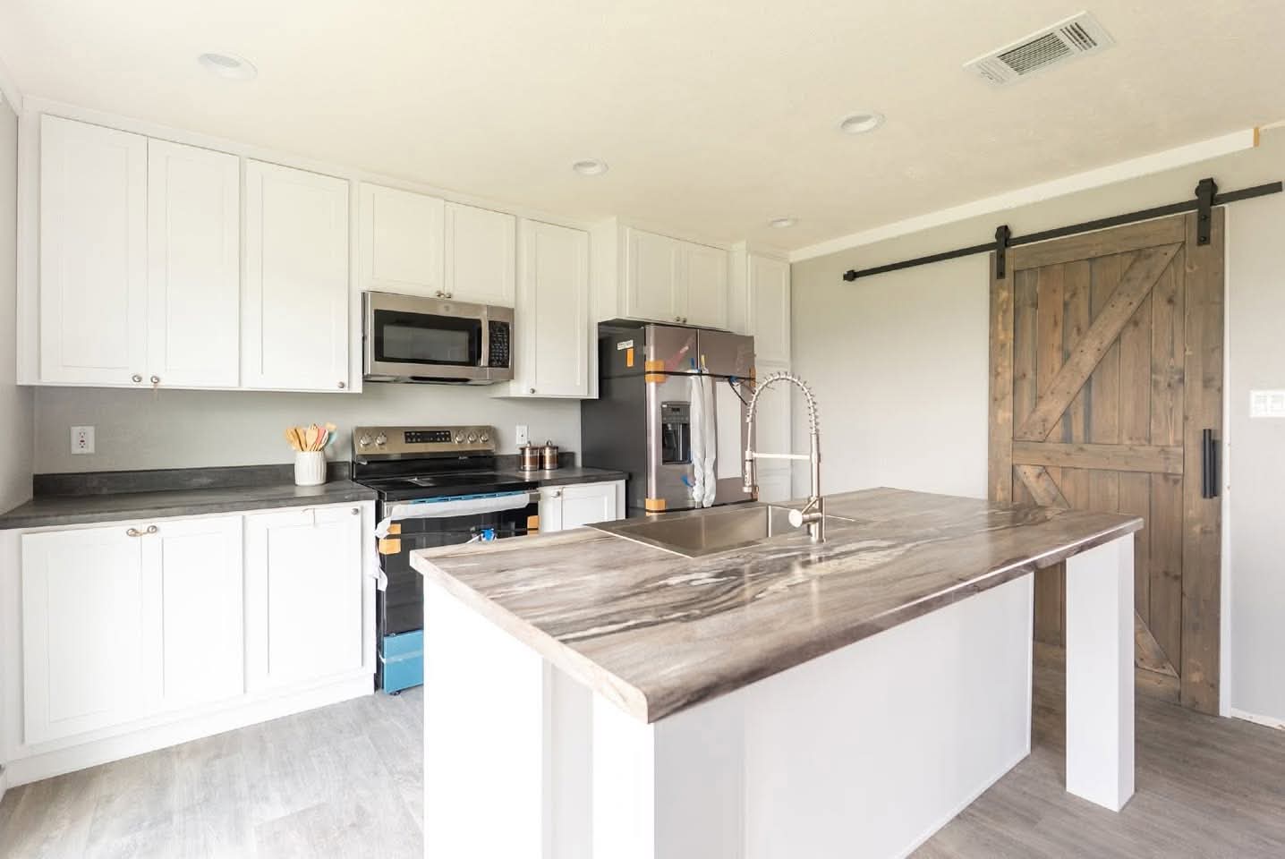 The stephens (hot deal)  home features