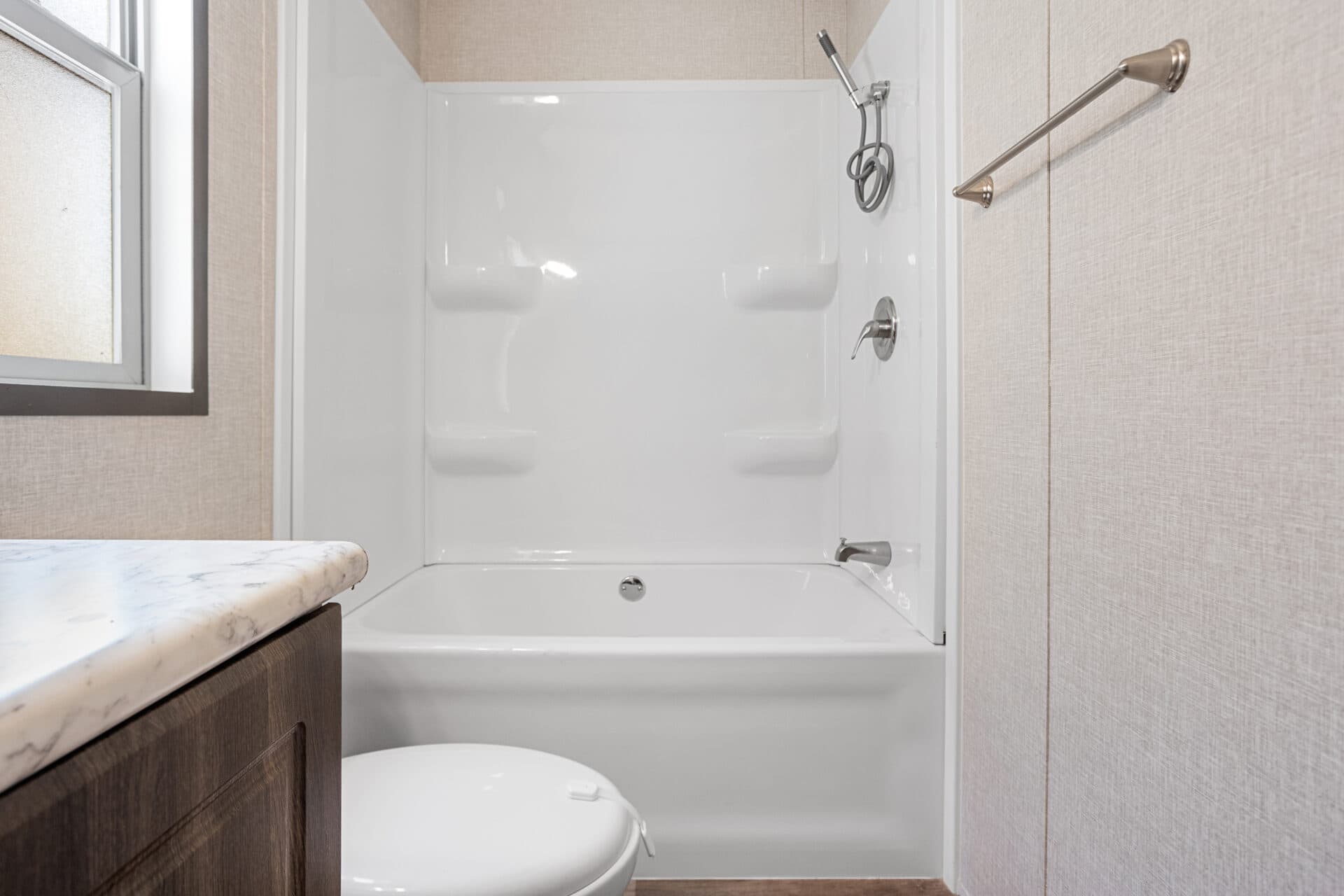 Classic c-3252-32d bathroom home features