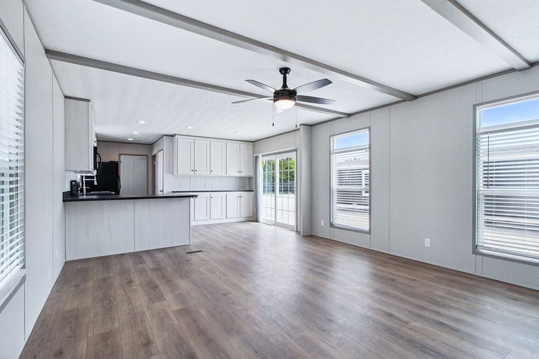 Anniversary 16682a interior home features