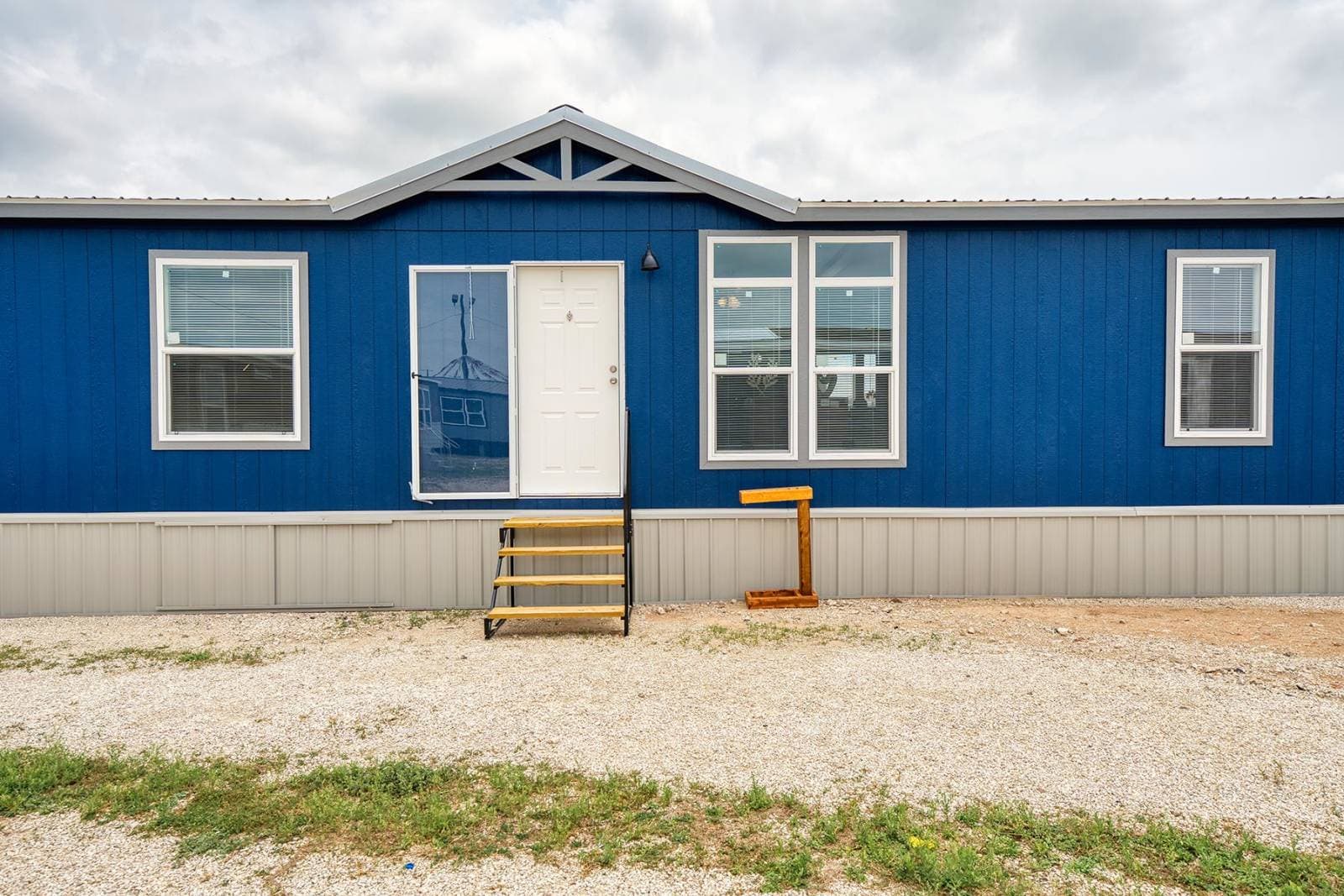 Nm3252a exterior home features