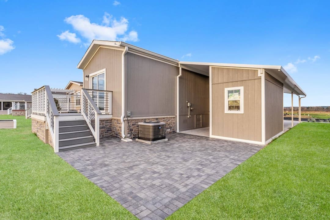 Innovation 1668h exterior and hero home features