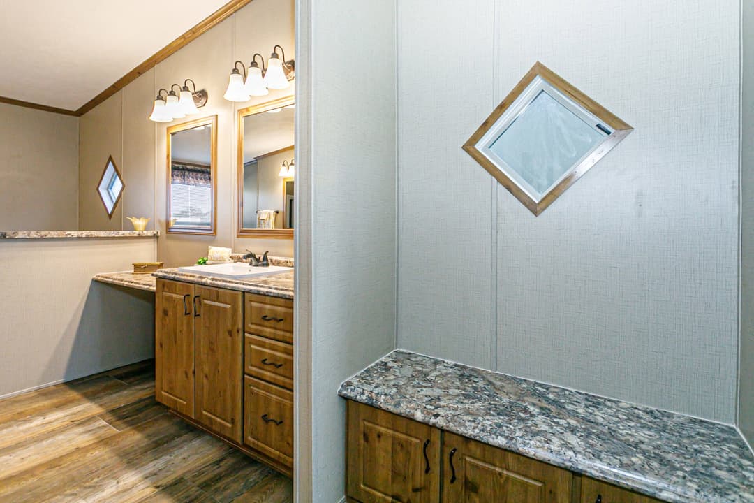Doublewide h-3672-43a bathroom home features