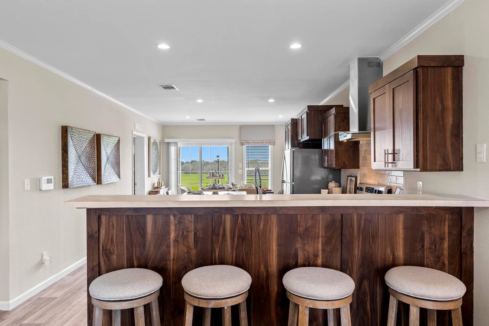 Innovation 2860s kitchen home features