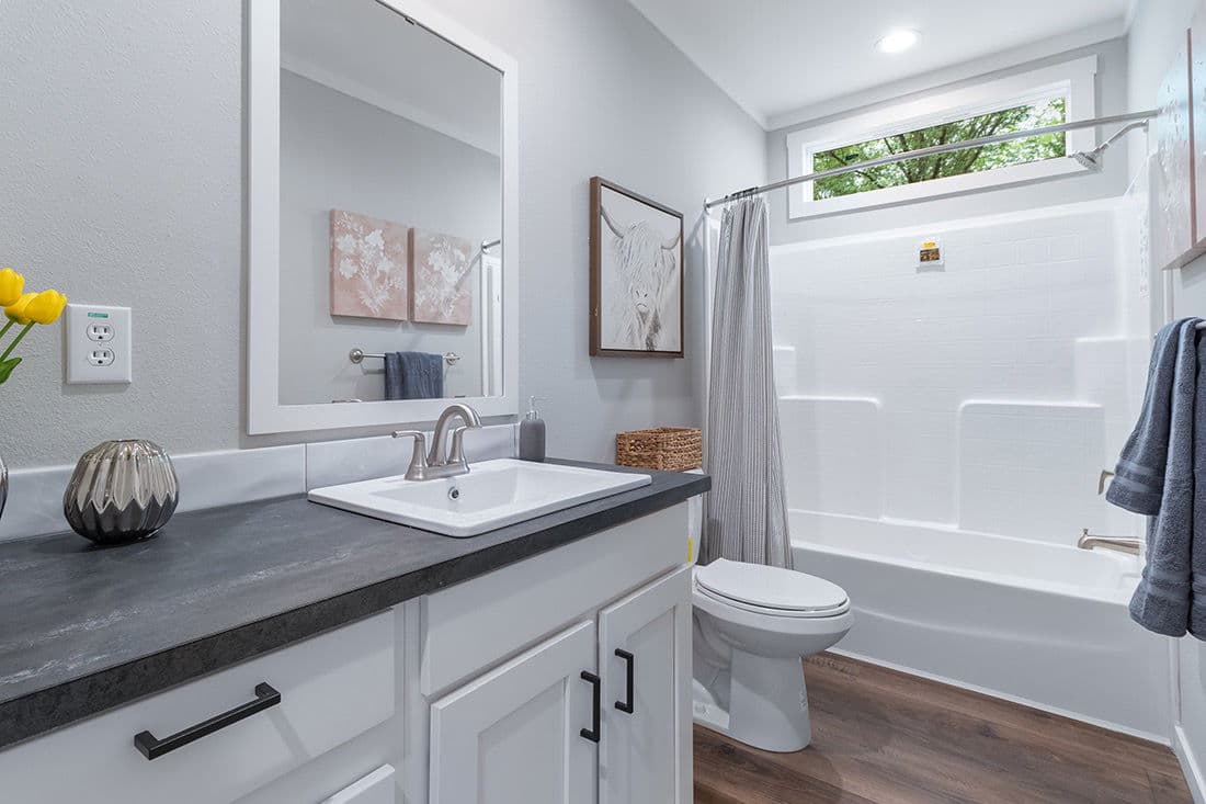 The oceanside bathroom home features