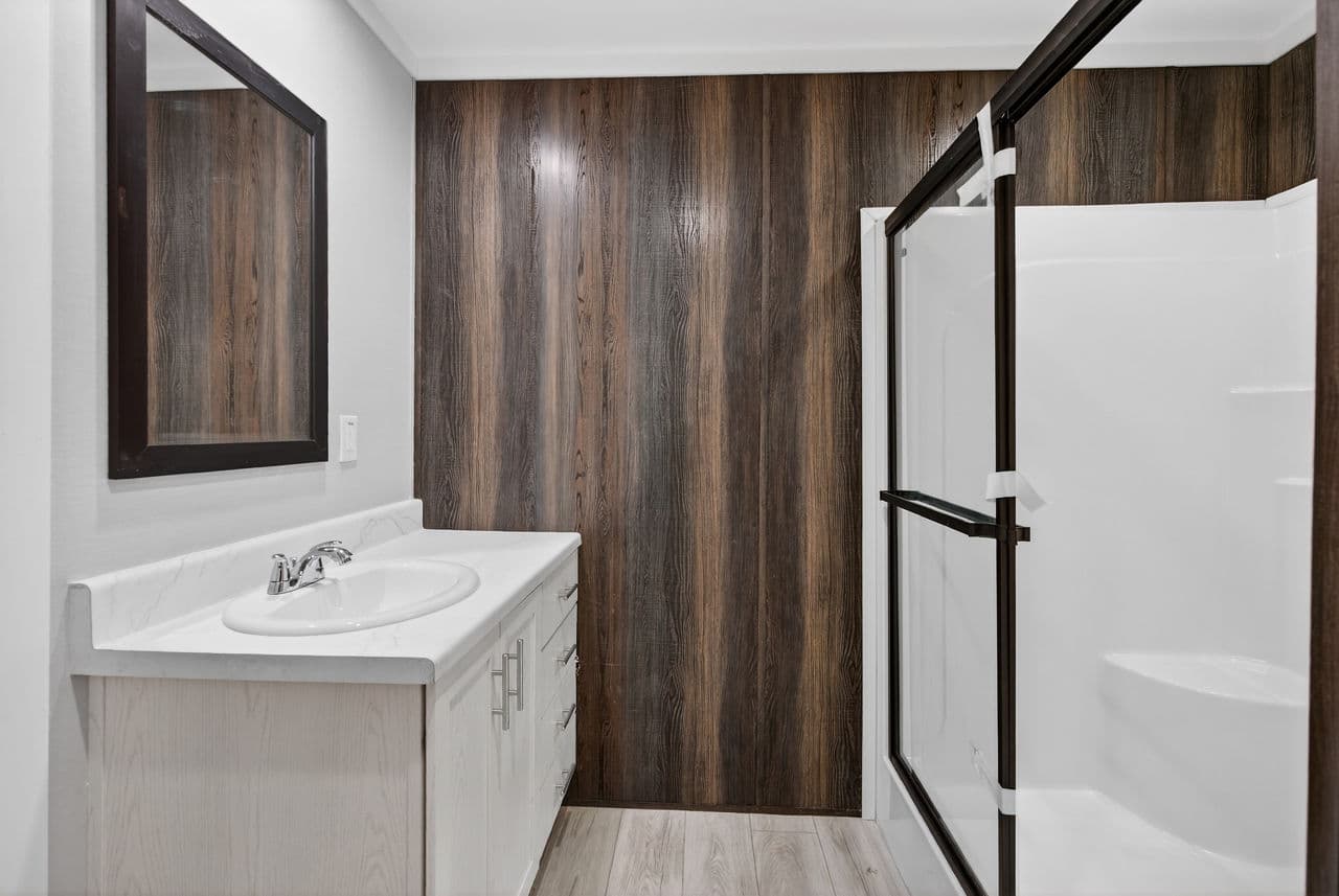 Nm1676c bathroom home features