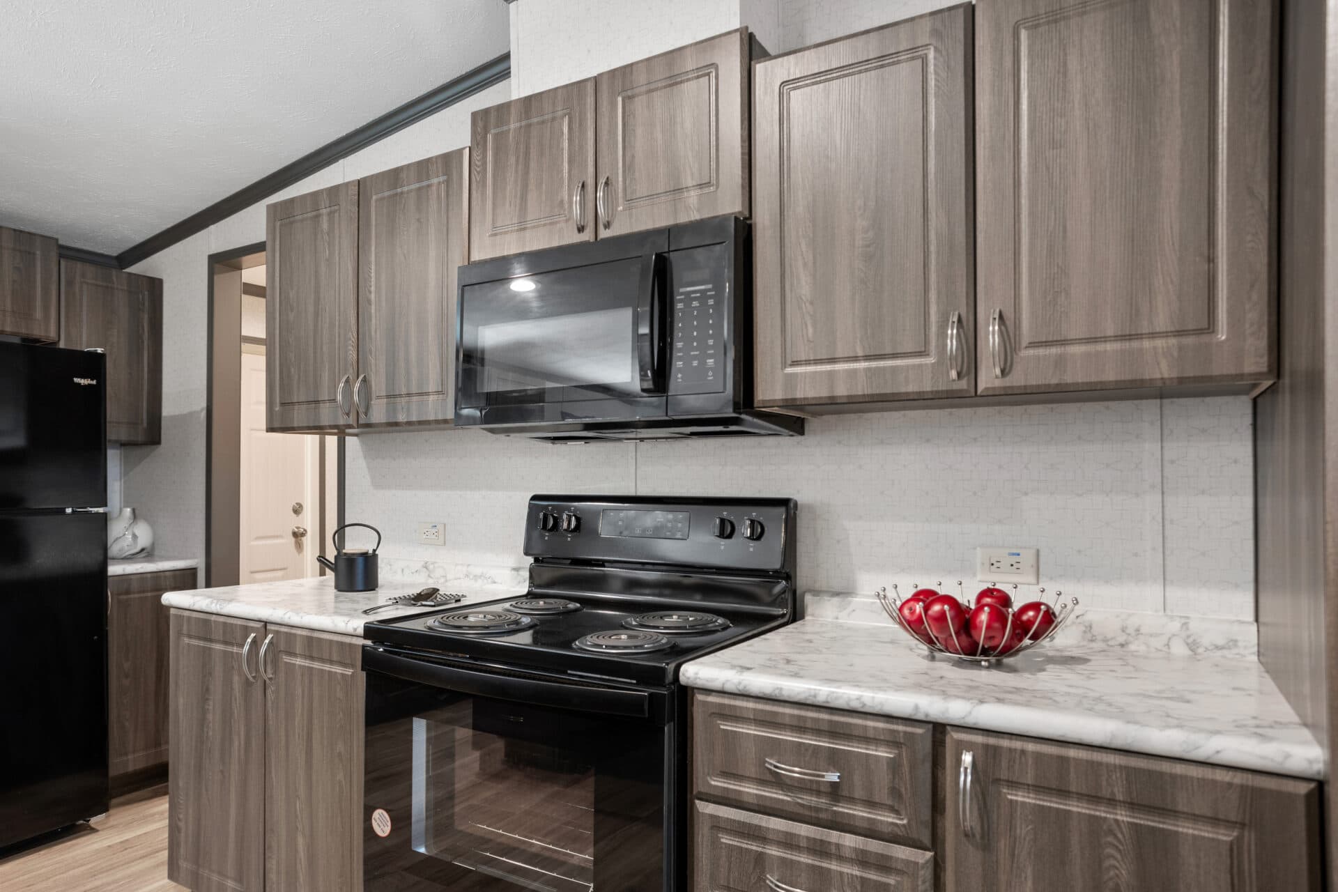 Classic c-3252-32d kitchen home features