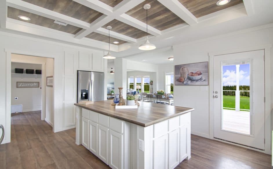 Pearl 6370 kitchen home features