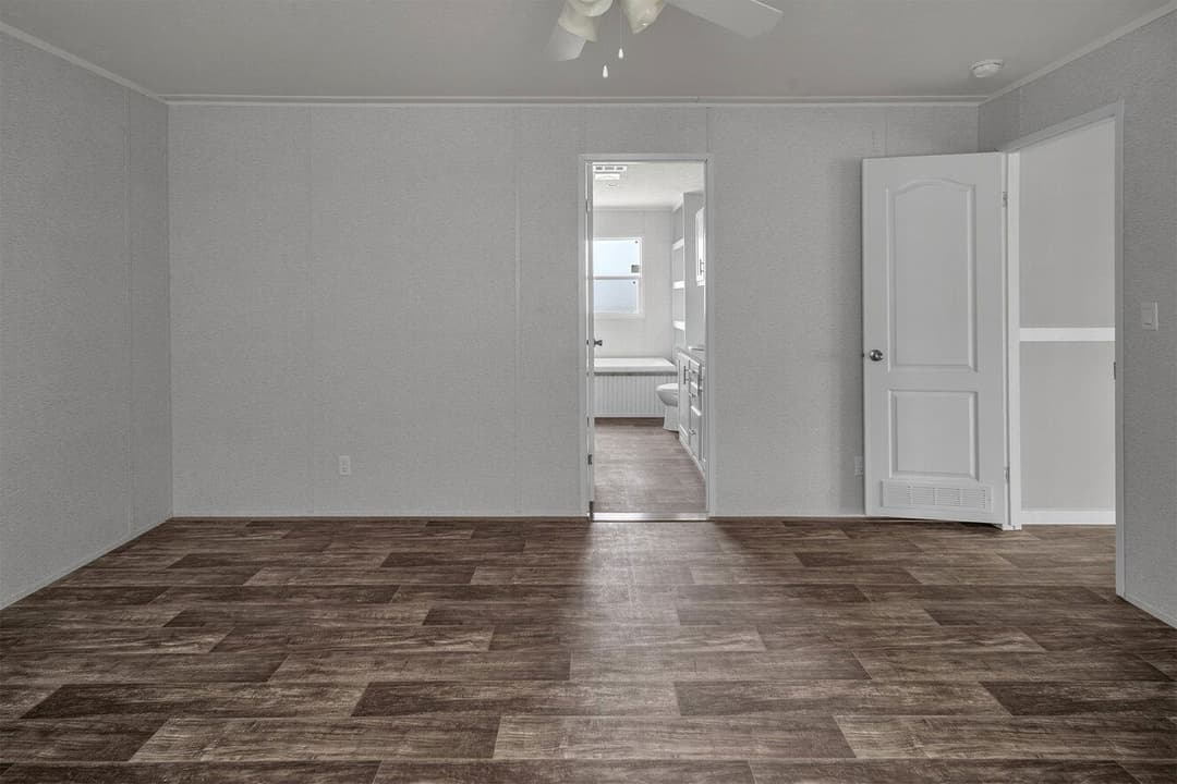 Valu maxx 28563m interior home features