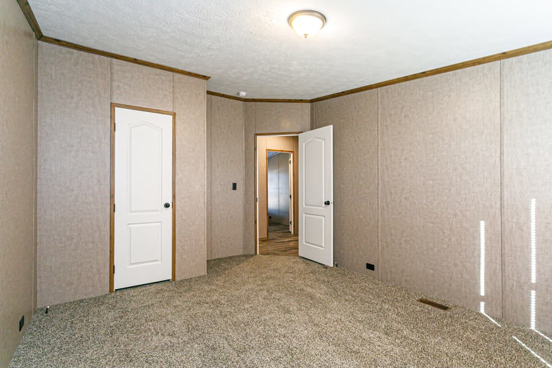 Classic c-3264-32c bedroom home features