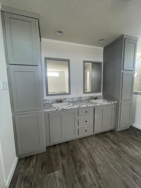 The big josh bathroom home features