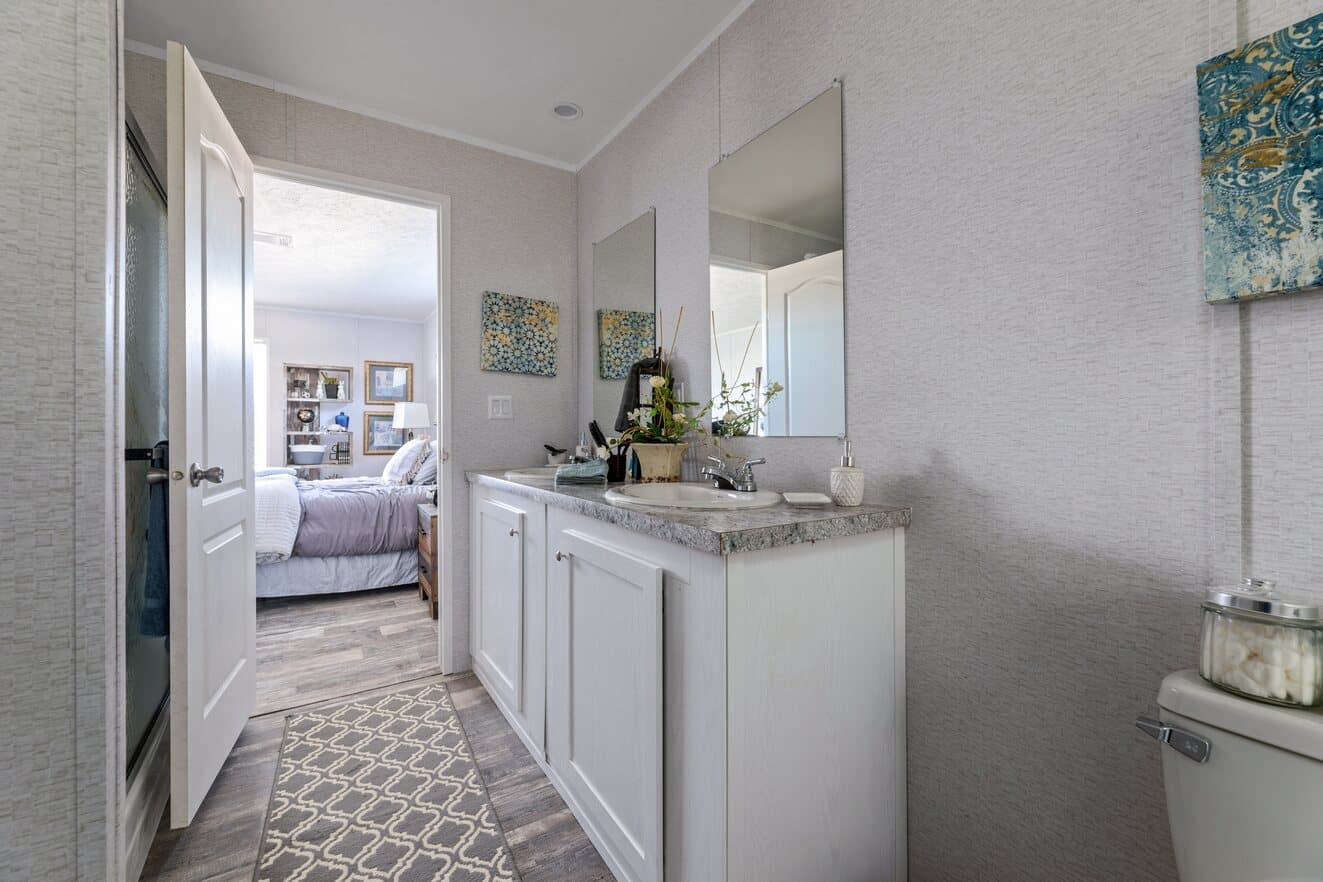 Valu premier 32483g bathroom home features