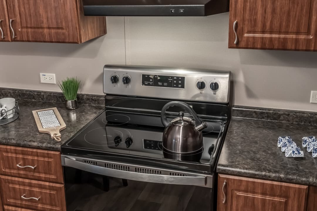 Classic c-1664-32c kitchen home features