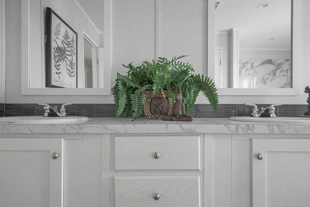 Valu premier 32643g bathroom home features
