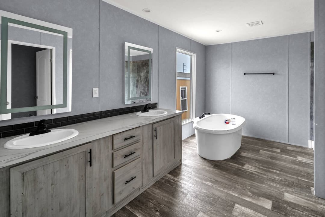 Valu premier 32724g bathroom home features