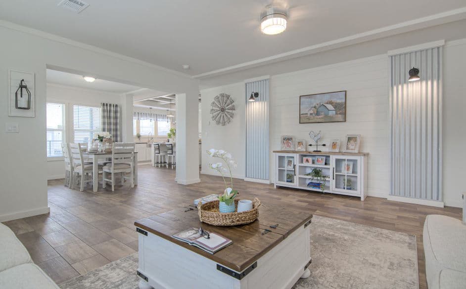 Pearl 6380 interior home features